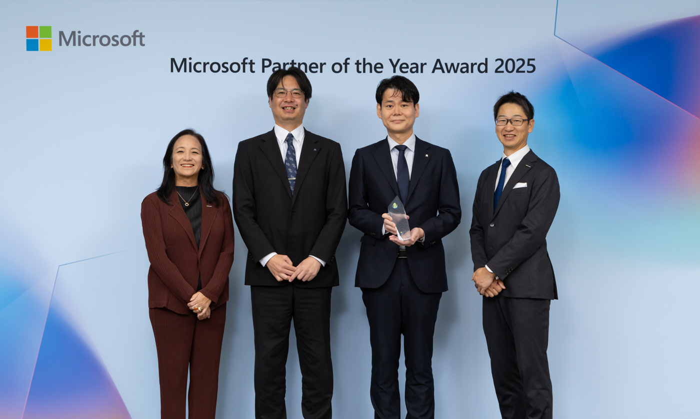 「マイクロソフト ジャパン パートナー オブ ザ イヤー」受賞記念撮影会の様子